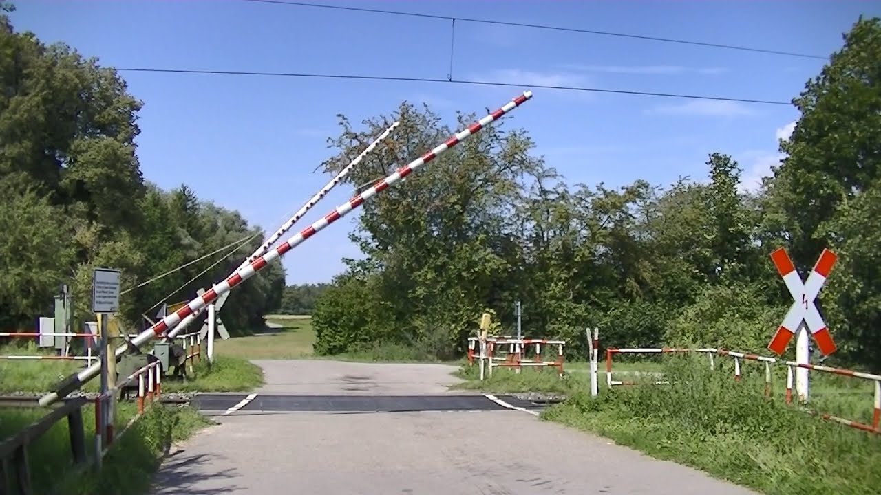 Spoorwegovergang Weichering (D) // Railroad crossing // Bahnübergang