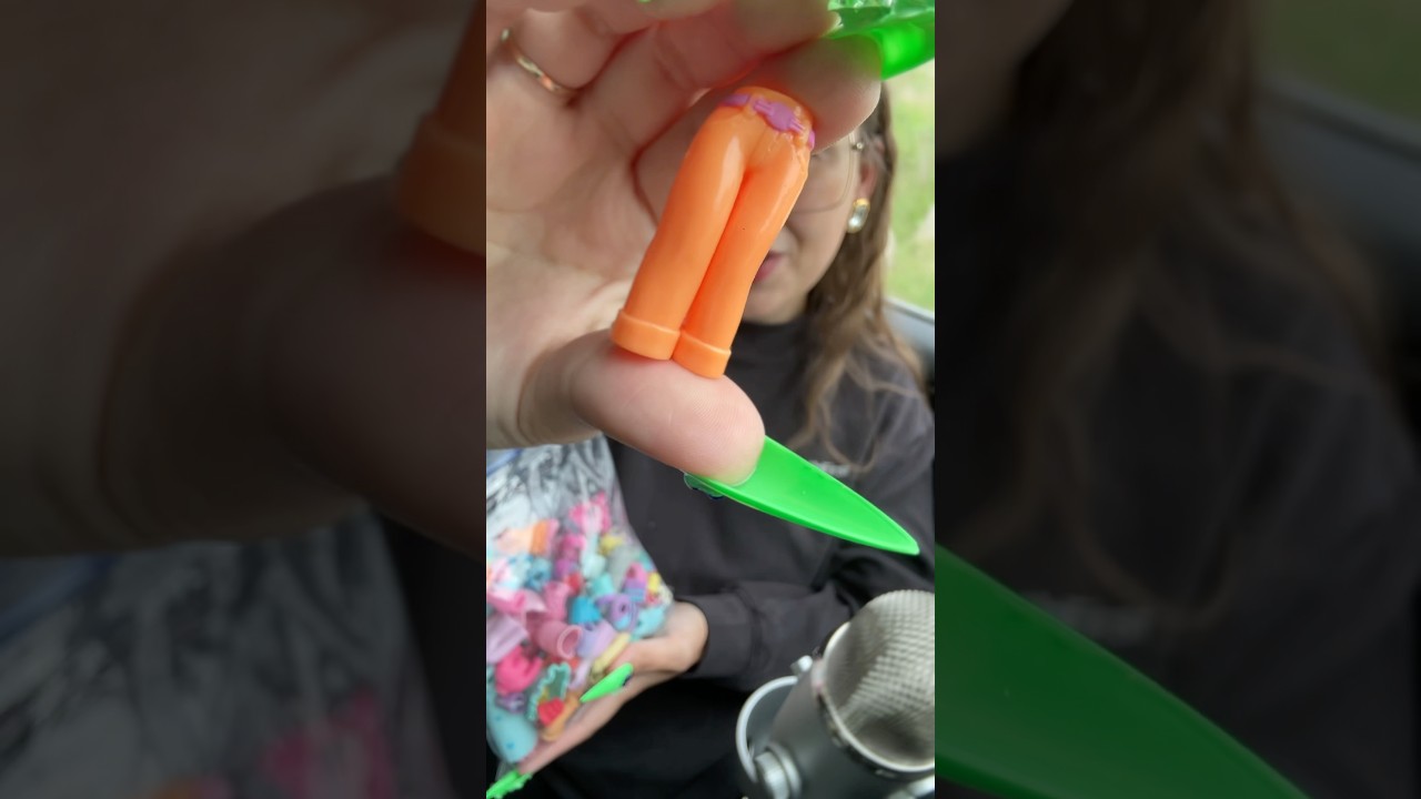 Vintage rubber Polly Pocket clothes 👗 