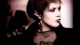 Watch Kirsty MacColl Irish Cousin video