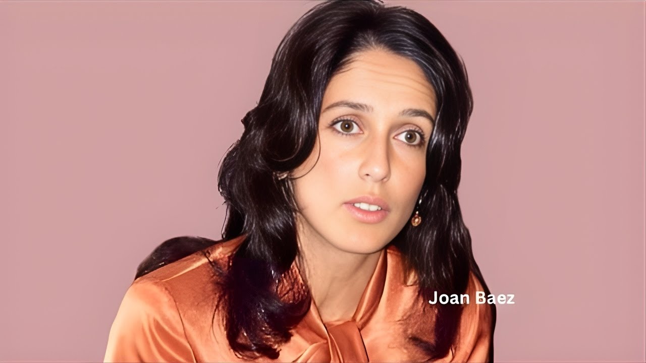Joan Baez In G-Strlng Photos Leave Little To Imagination..Take a look