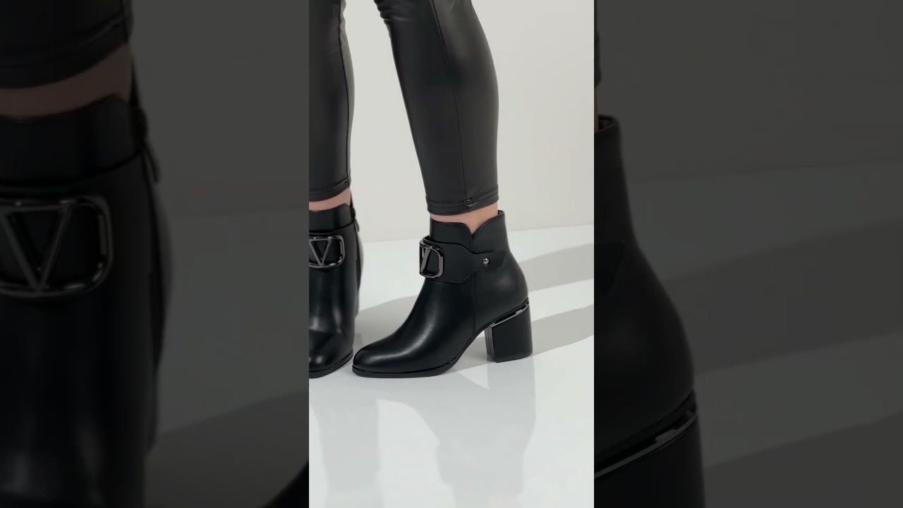 Ghete dama cu toc si aplicatii metalice negre MOD12867 