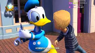 Is this going to get Disney suing me? [Disneyland Adventures] screenshot 4