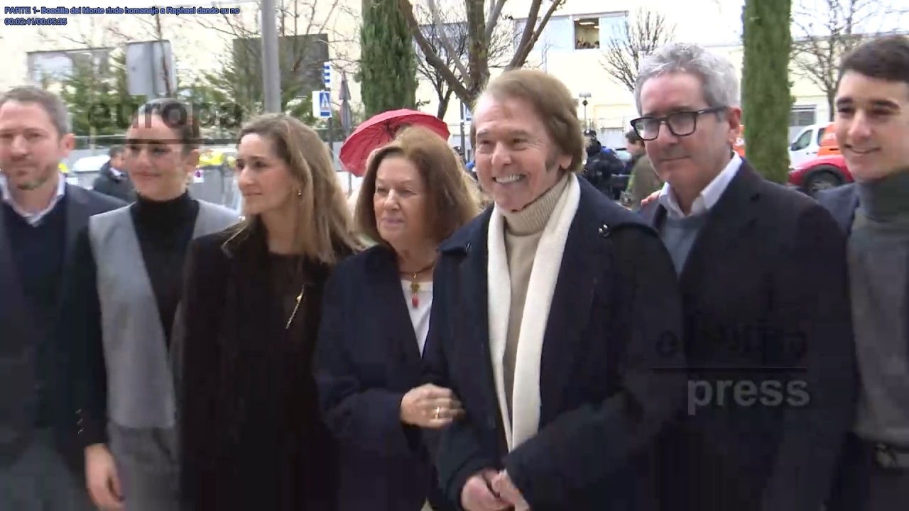 Raphael con su familia, asiste a la inauguración del auditorio que lleva su nombre.PARTE 1.13.02.26.