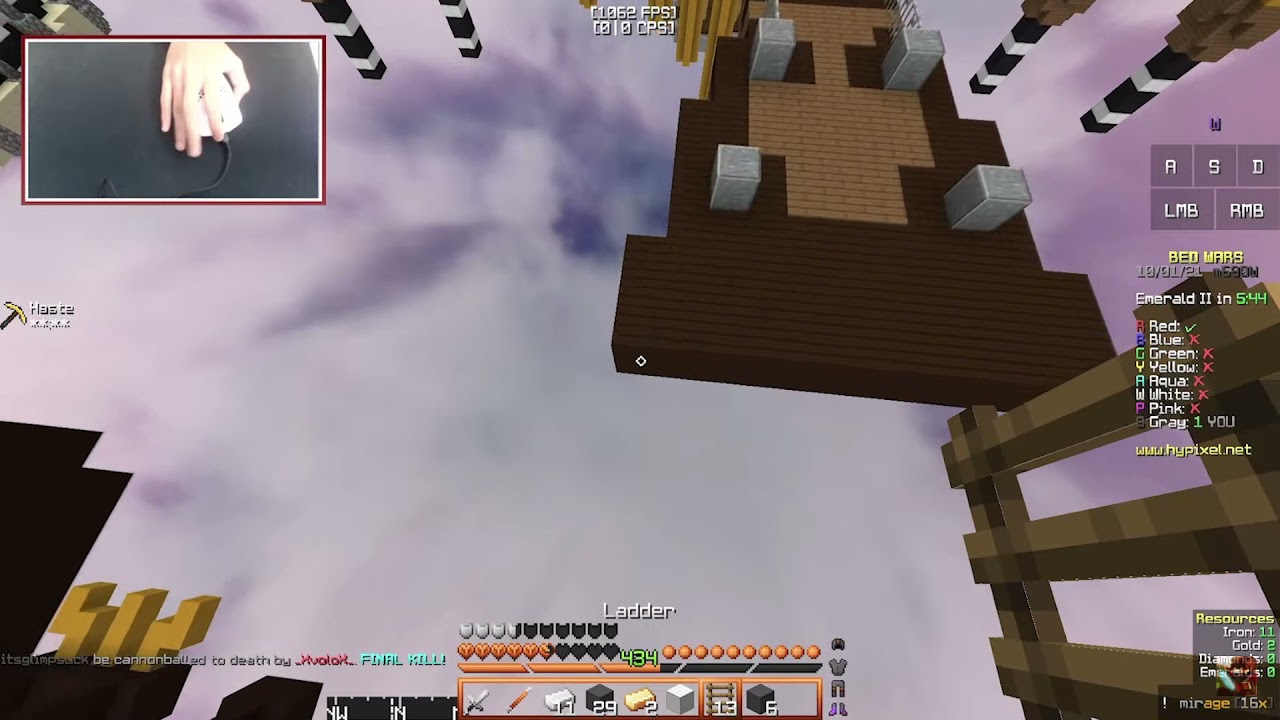 ItzGlimpse hits a CRAZY ladder Clutch in BEDWARS...