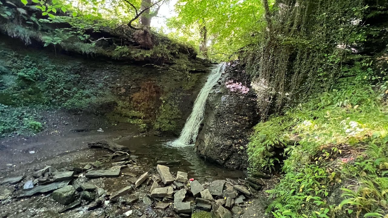 Wyprawa na wodospad Halicki Waterfall