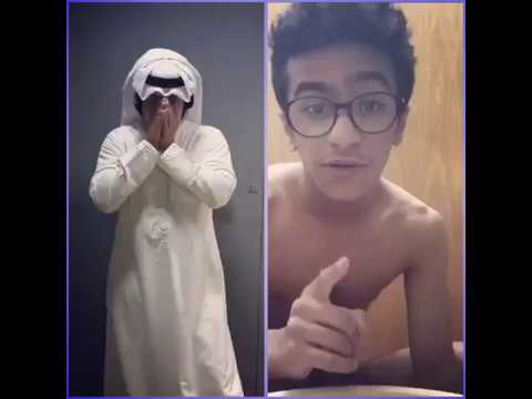 شاب يجلس على القرآن الكريم ثم يبصق اعوذ بالله 