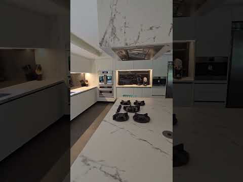 IMPACTANTE CASA con DOBLE ALTURA #CasaDeLujo #cotaparedes