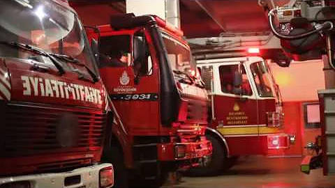 Hayat Kurtaranlar İtfaiyeciler - Belgesel (2016) - The Firefighters Who Saved Her Life - Documentary