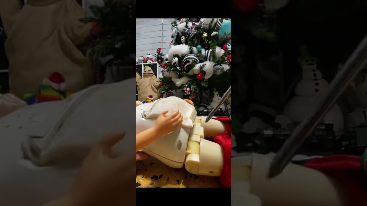 Repair Video of my Gemmy Jiggly Belly Santa 700 Subs Special