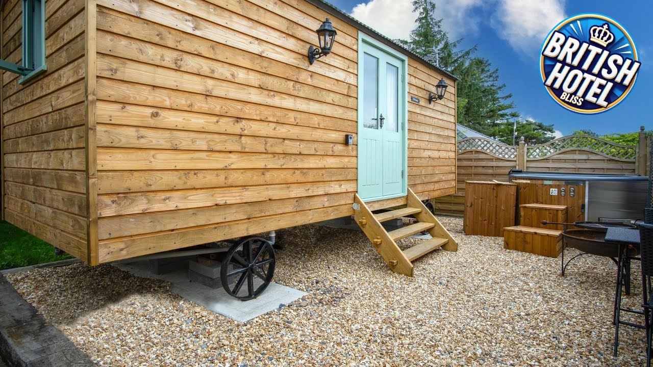 Rosemary - 1 Bedroom Shepherd's Hut - Amroth | Tenby, United Kingdom | Hotel Review ⭐