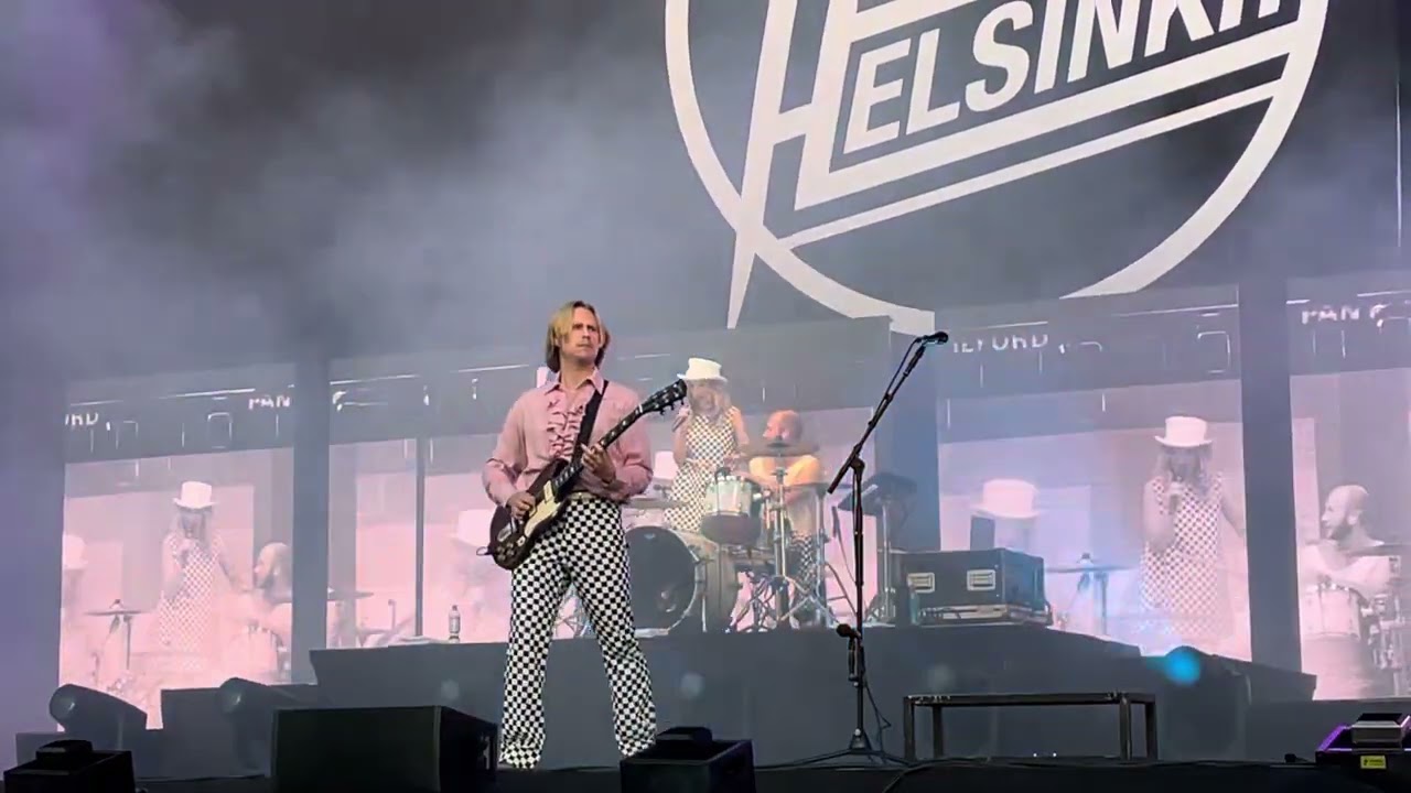 Haloo Helsinki Kuussa tuulee/Kaksi ihmistä @Provinssi 29.6.2023