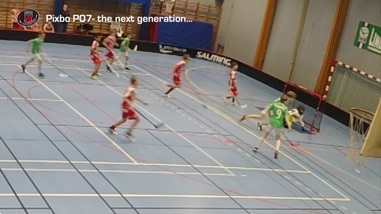 Arvid#31 gör fin sidledförflyttning och räddar snyggt!    Pixbo P07