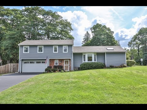 1 Nettlecreek Rd, Fairport, NY home video tour