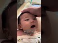 【え!!??】頭なでなで中のベビの反応たまらん💛💛