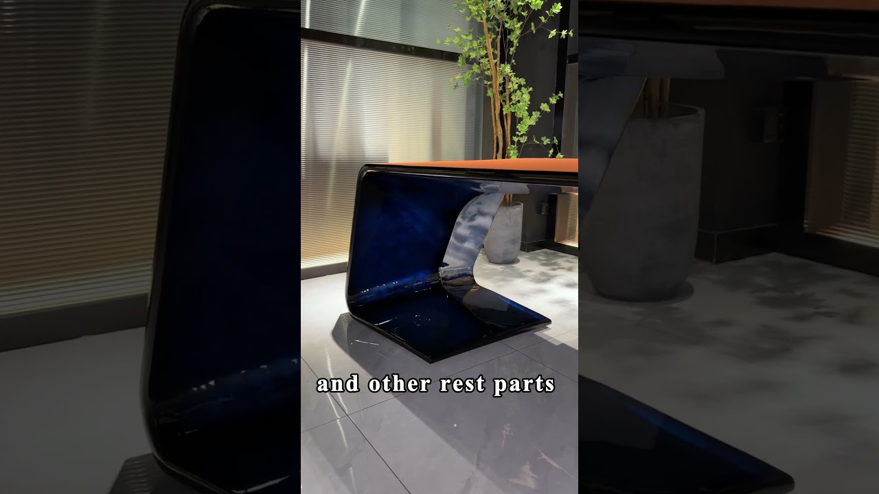 Recommended item: Luxurious desk in the president’s office 