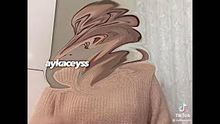 bu kız kim ya? Boş yapıyo!