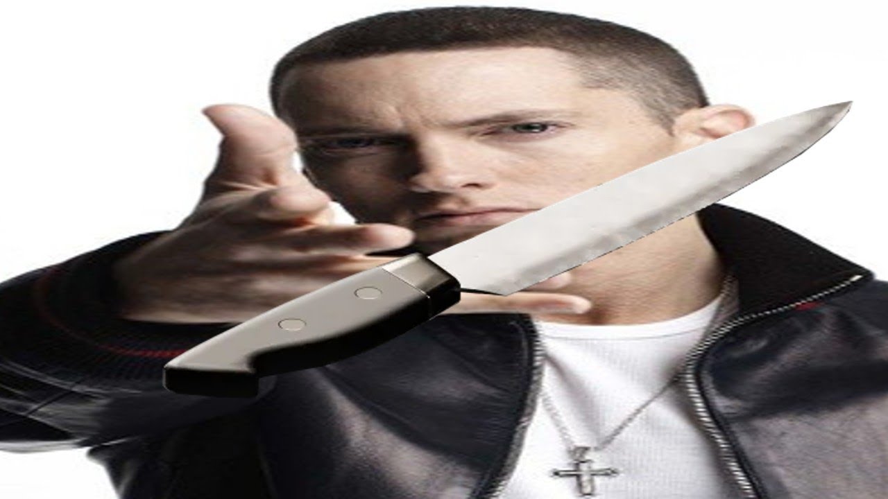 Throwing knifes in slow motion in Pavlov 