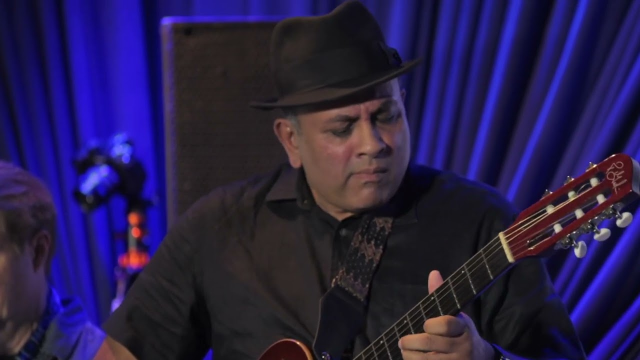 I see stars  - Reza Khan featuring Mark Egan