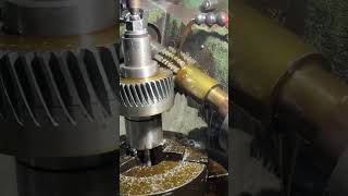 Gear ⚙️ cutting @Waniya.Engineering #viral #video #youtubeshorts #gearhobbing #machine ⚙️⚙️⚙️⚙️