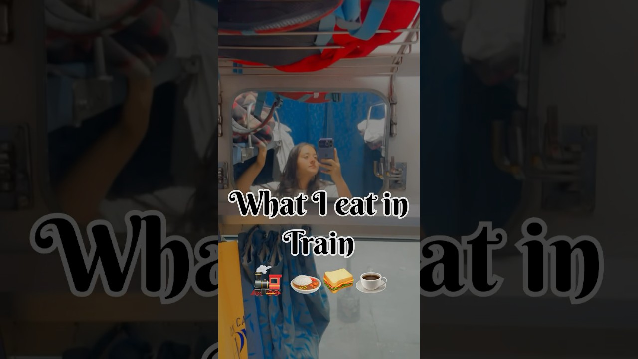 What I Eat In Train 🥪😬