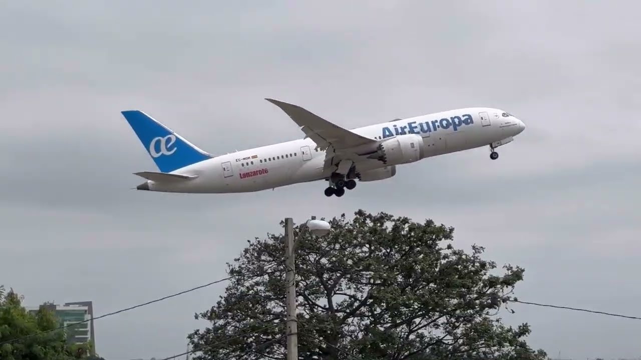 Despegues y Aterrizajes Aeropuerto Internacional (José Joaquín de Olmedo) Guayaquil,Ecuador