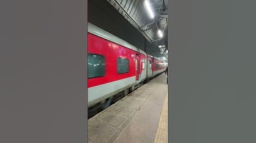 #trains #railway #railwaystation #irctc  #TrainVideos #IndianRailways #TrainJourney #trainspotting