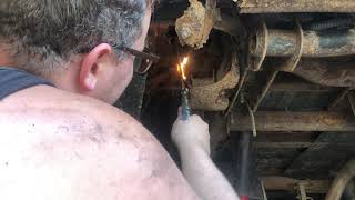 1999-2007 Leaf spring smashes through truck bed fix | replace shackle | Chevy Silverado GMC Sierra