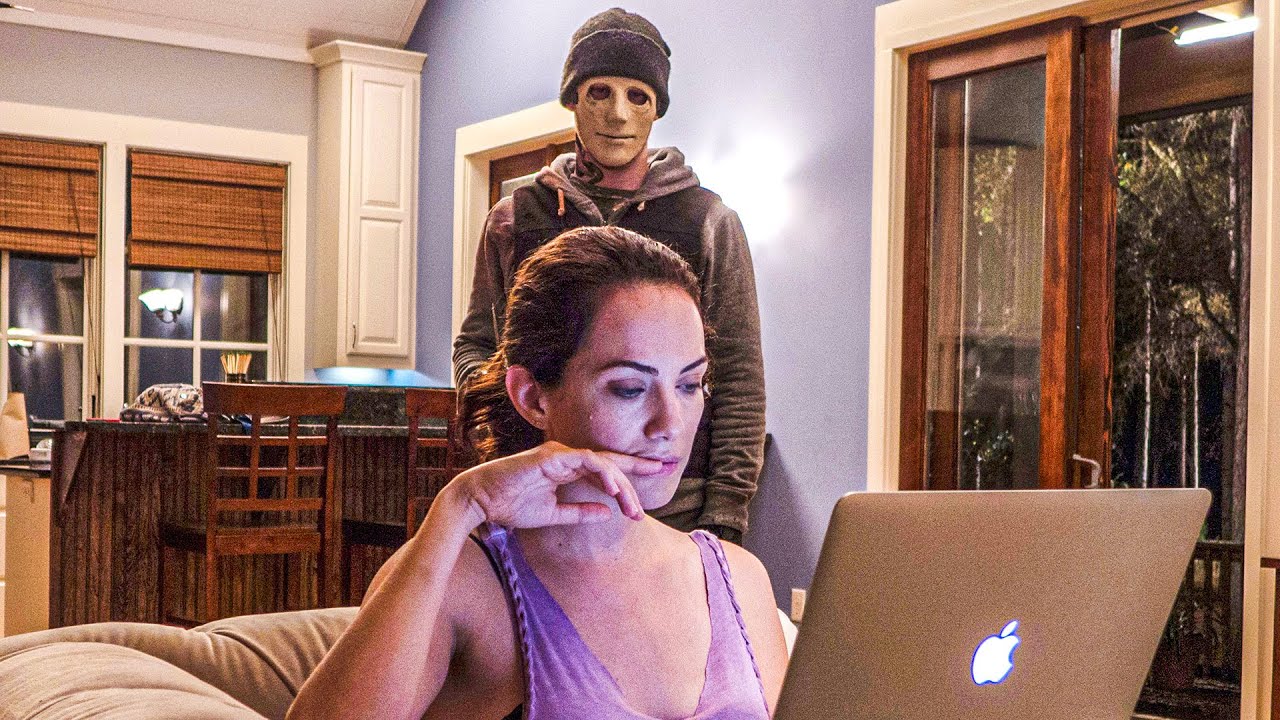 A Deaf and Mute Writer Must Fight For Her Life in Silence When a Masked