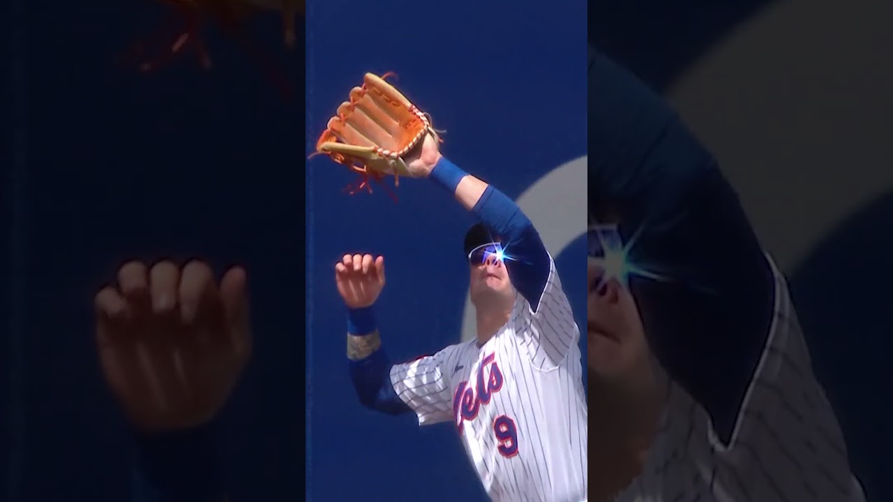 A.J. Ewing makes the catch at the wall! 🤩