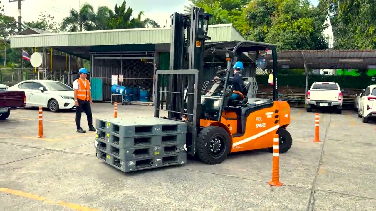 POL อบรมคนขับโฟล์คลิฟท์พร้องออกใบอนุญาต