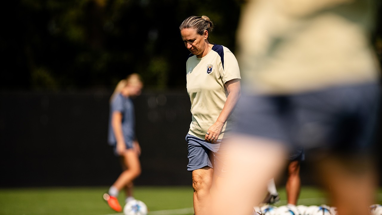Press Conference: Laura Harvey previews matchup against Louisville