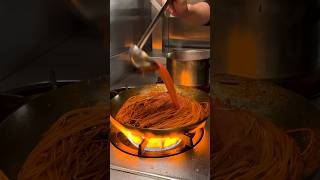 暗殺者のパスタ パエリアに！MAUVIEL　フライパン　数十万 辛い物好き必見！】暗殺者のパスタの魅力とは？ ～ VANSAN限定の食べ方