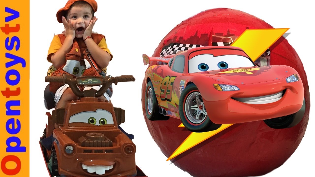 GIANT EGGS DISNEY PIXAR CARS SURPRISE EGG 2 LIGHTNING MCQUEEN AND TOW