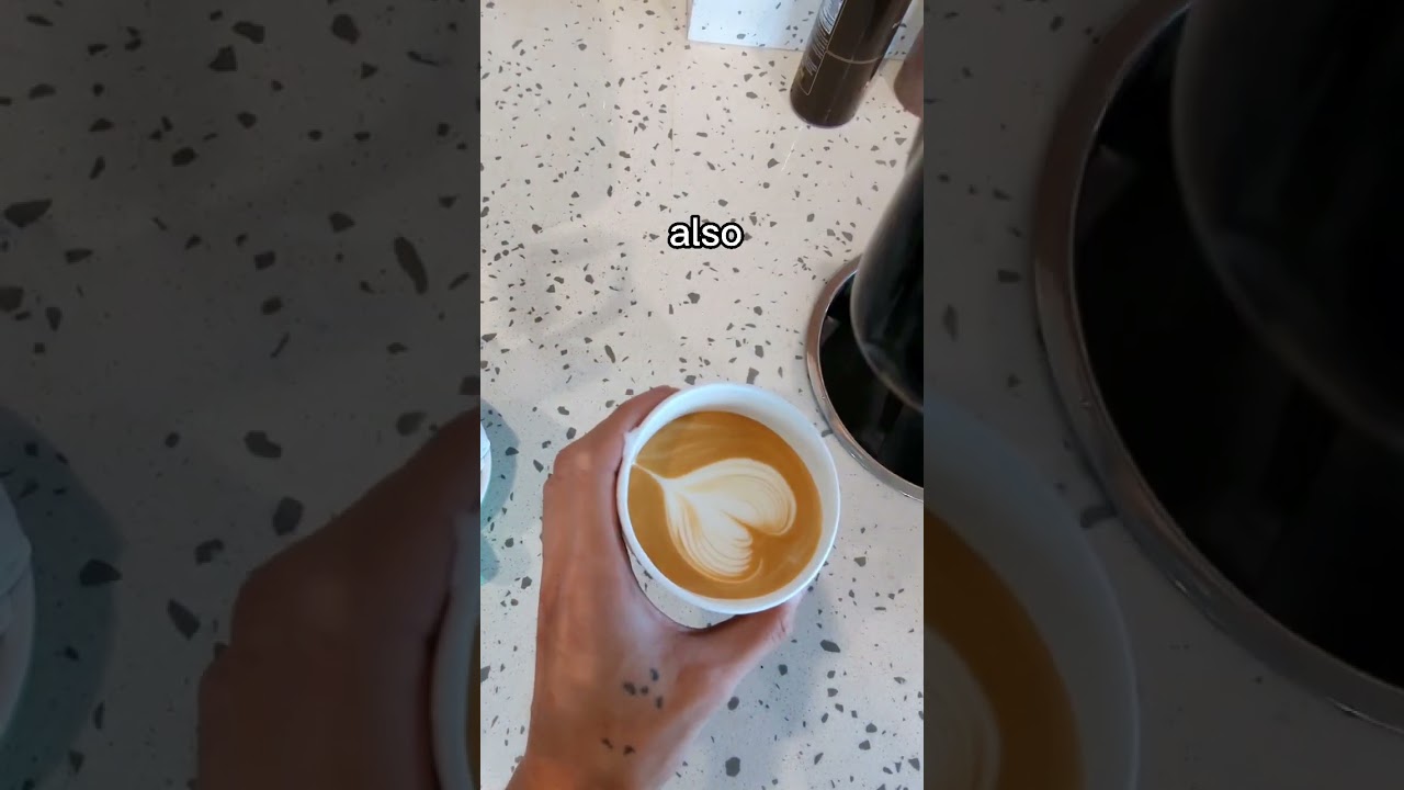 Рисунок на молочной пене в стаканчиках на вынос