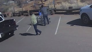 VIDEO: Española mayor drops shopping carts in a city hall parking spot, causes controversy
