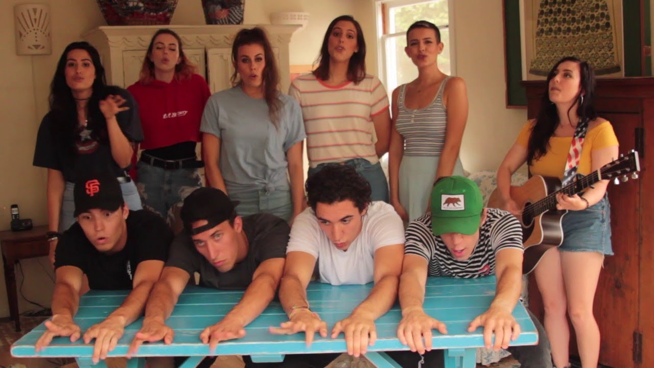 Hollaback girl (acapella cover) .When the girls entered 😍🎶 YouTube