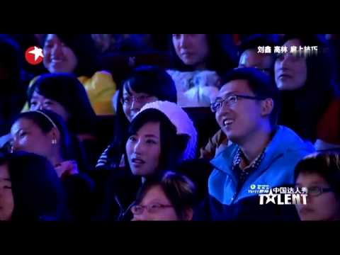 纯享版：杂技情侣为爱挑战掌上芭蕾 高清360P