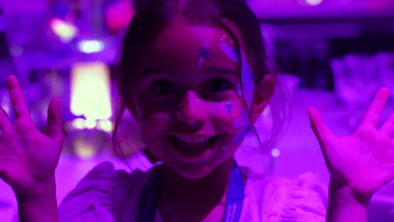 30TH ANNIVERSARY DISNEY LAND PARIS - Money Can't Buy