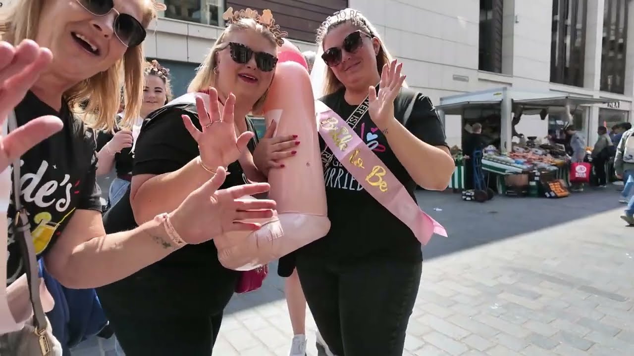 Fat Steve's Shopping audit from Queen Square Center, to the Tune Hotel 