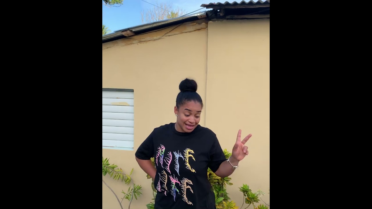 Sentía envidia de su amiga por qué ella tenia un novio más joven que ella