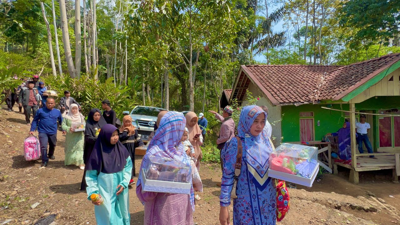 Penuh Perjuangan & Haru, Beginilah Nikahan Sunda Di Kampung Terpencil. Suasana Jajap Pengantin