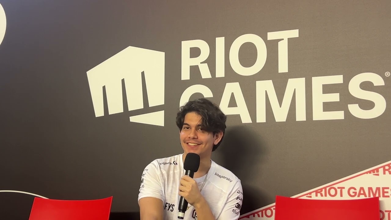 Coletiva Uncut Red Canids | Curse - 