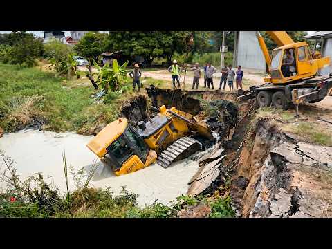 OMG! Terrible Recovery! Rescue HEAVY SANTHUI dozer failure Sinkhole WATER Using Talented Crane 80TON