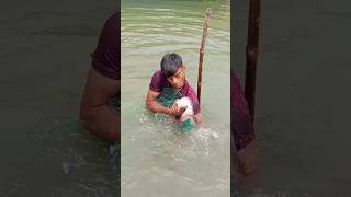 WOW! Amazing fishing method with hand net #fish #fishing #fishingvideos #baitfish #bigfish