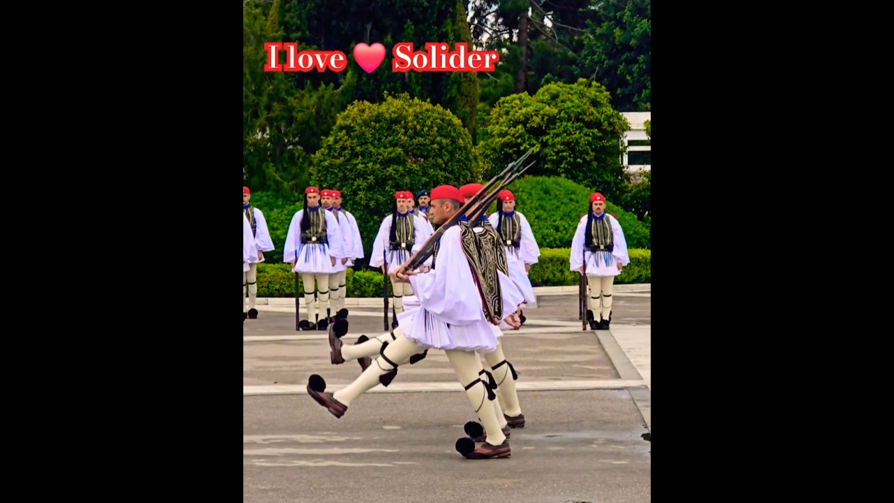 The Evzones Elite Greek Presidential Guard 💂‍♀️ Sunday full Parade 