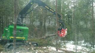 john deere harvester processing pulpwood heavy equipment waratah