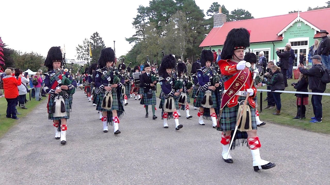 Scotland the Brave as Ballater Pipe Band lead the parade to the 2019