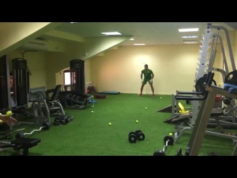 مبارك الحربي حارس مرمى نادي القادسية       