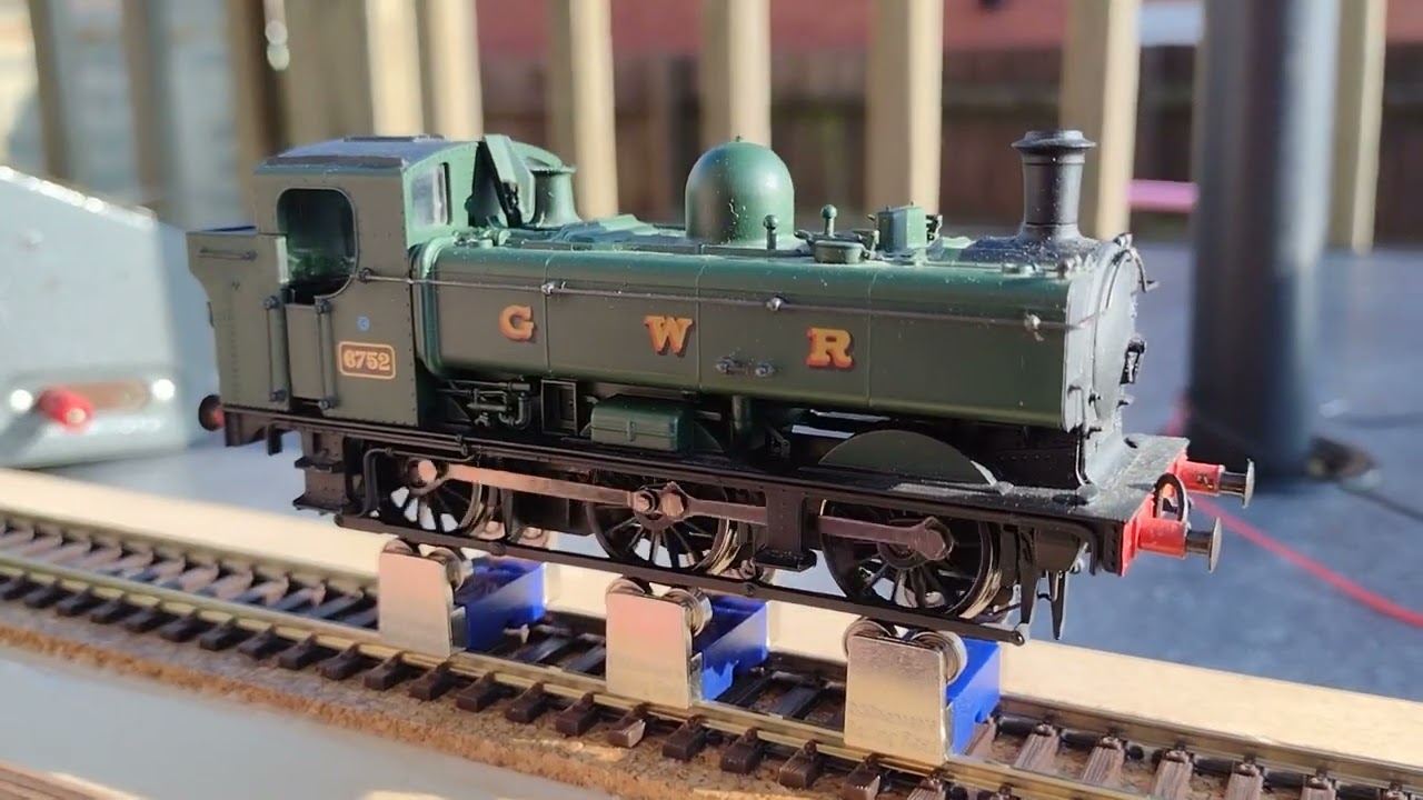 First play with a DCC Concepts rolling road on my 00 gauge test plank