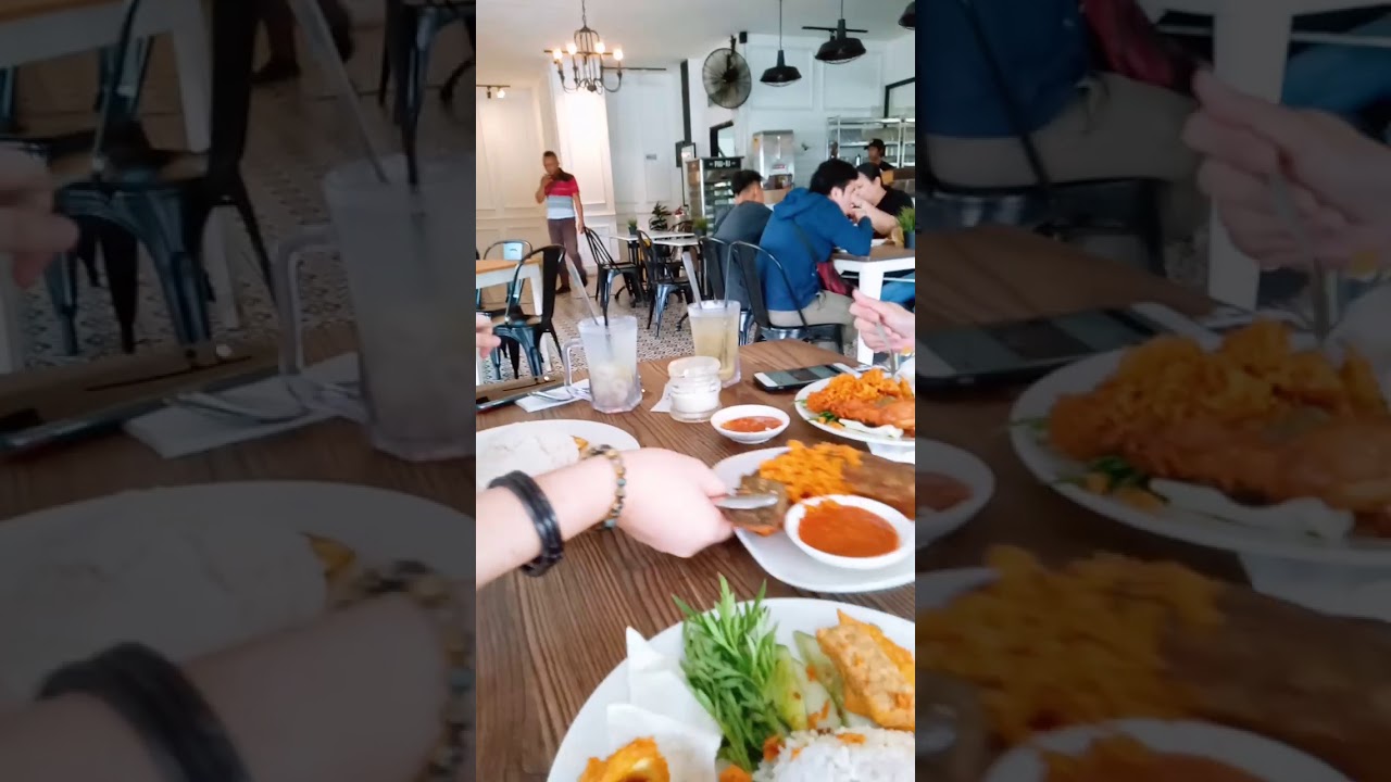 Beautiful lunch at Kuching, Sarawak, Malaysia - YouTube